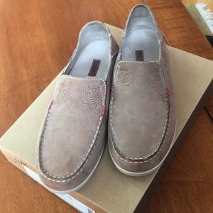 Olukai suede flats, Nubuck color. In excellent condition.